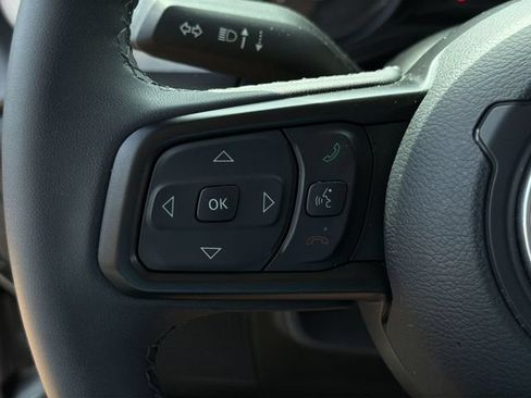 Certified 2025 Jeep Gladiator Sport AWD/4WD image 27