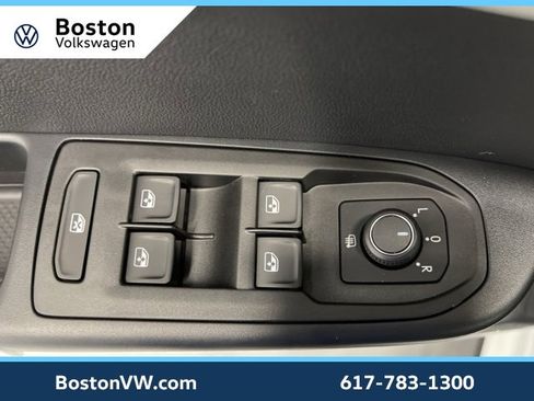 New 2026 Volkswagen Taos SE image 28