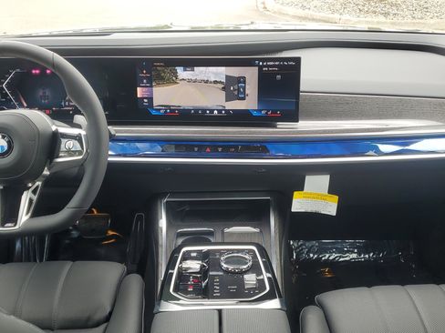 New 2026 BMW 760i xDrive w/ Executive Package AWD/4WD image 18
