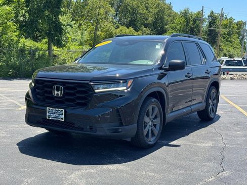 Used 2025 Honda Pilot Sport image 9