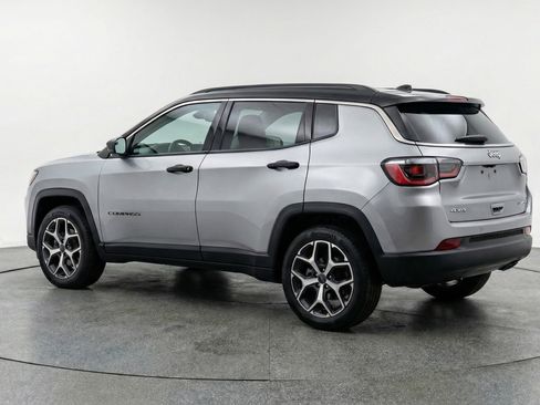 Used 2025 Jeep Compass Limited AWD/4WD image 6
