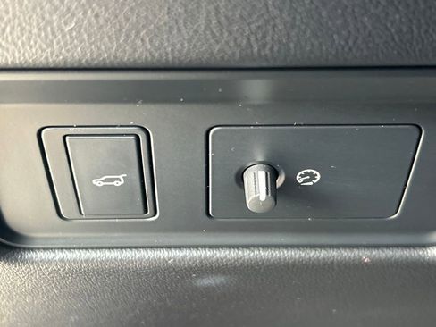 Used 2024 Jaguar F-PACE R-Dynamic S image 33