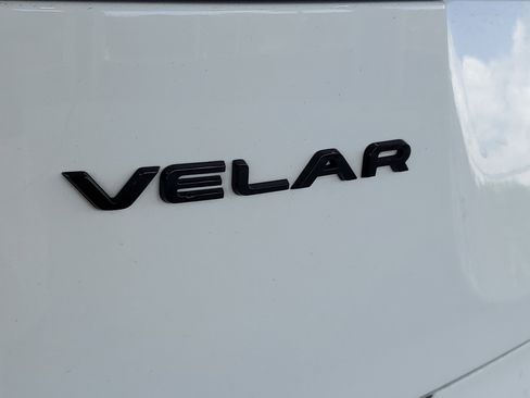 Used 2025 Land Rover Range Rover Velar Dynamic SE image 6