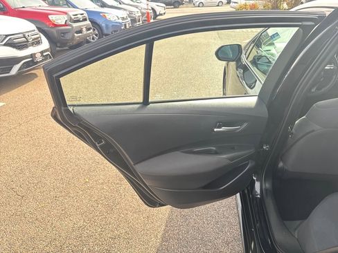 Used 2021 Toyota Corolla LE image 35