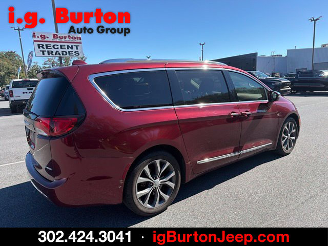 Used 2018 Chrysler Pacifica Limited w/ Tire & Wheel Group FWD image 4