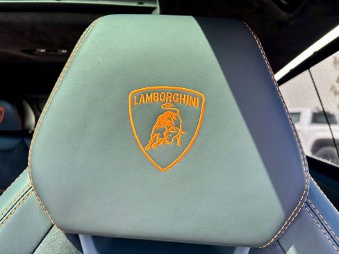 Used 2023 Lamborghini Urus S image 32