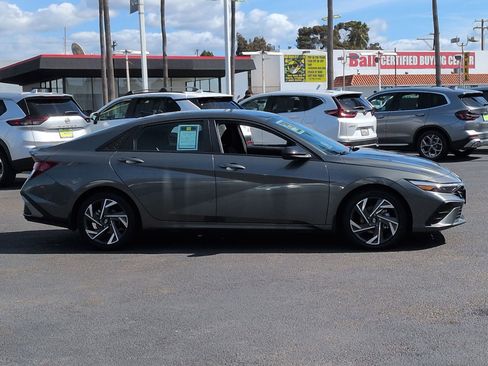 Used 2025 Hyundai Elantra Sport image 6