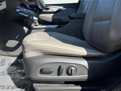 Used 2024 Buick Envista Avenir image 38