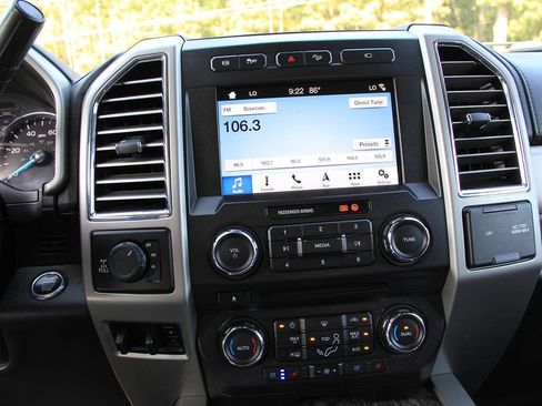 Used 2017 Ford F250 Lariat w/ Lariat Ultimate Package AWD/4WD image 26