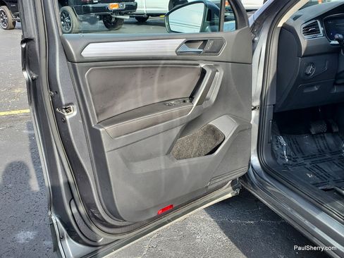 Used 2024 Volkswagen Tiguan S image 17