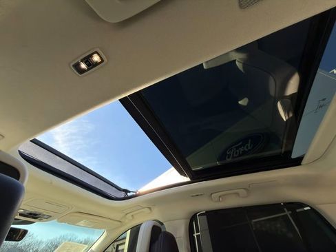 Used 2024 Lincoln Aviator Black Label w/ Jet Package image 17