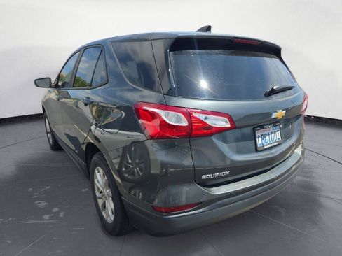 Used 2020 Chevrolet Equinox LS w/ LS Convenience Package AWD/4WD image 4