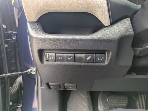 Used 2021 Toyota RAV4 XLE w/ Convenience Package AWD/4WD image 20