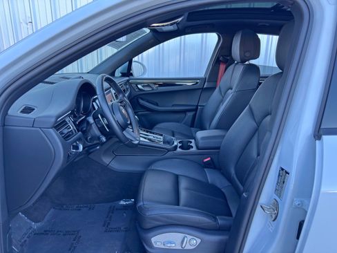 Used 2023 Porsche Macan image 17
