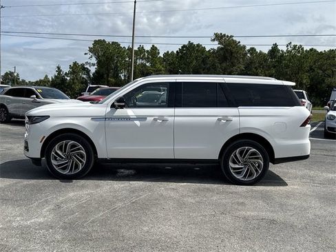 New 2025 Lincoln Navigator Reserve image 7