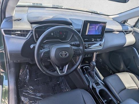 Used 2023 Toyota Corolla Cross XLE w/ Convenience Package AWD/4WD image 10
