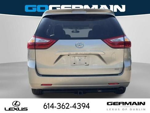 Used 2015 Toyota Sienna XLE FWD image 7