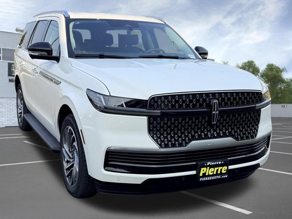 New 2027 Lincoln Navigator Premiere AWD/4WD image 2