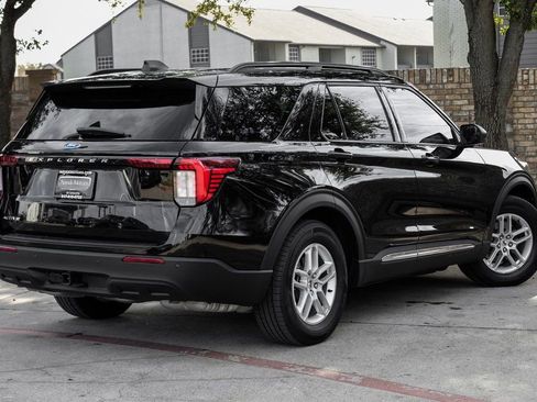 Used 2025 Ford Explorer Active image 15