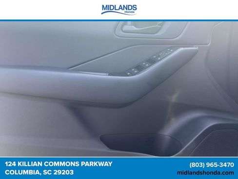 Used 2025 Nissan Rogue S AWD/4WD image 15