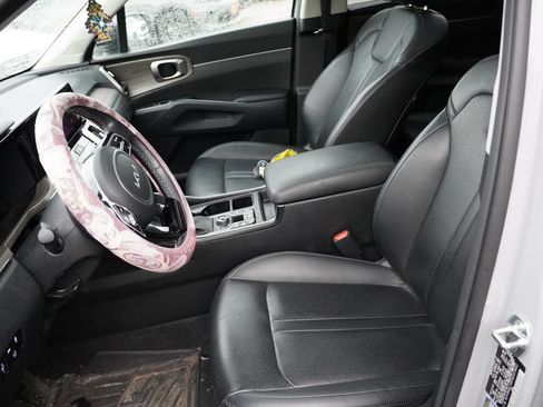 Certified 2023 Kia Sorento X-Line EX AWD/4WD image 4