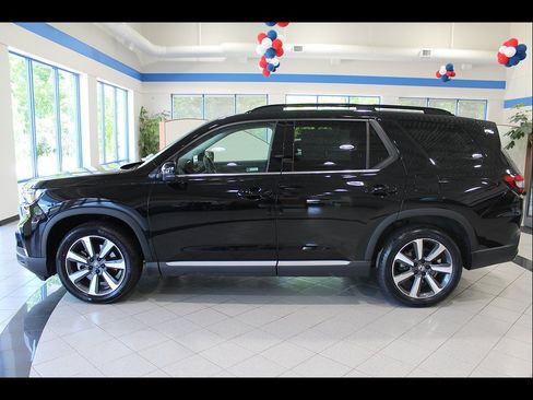 Certified 2023 Honda Pilot Touring image 8