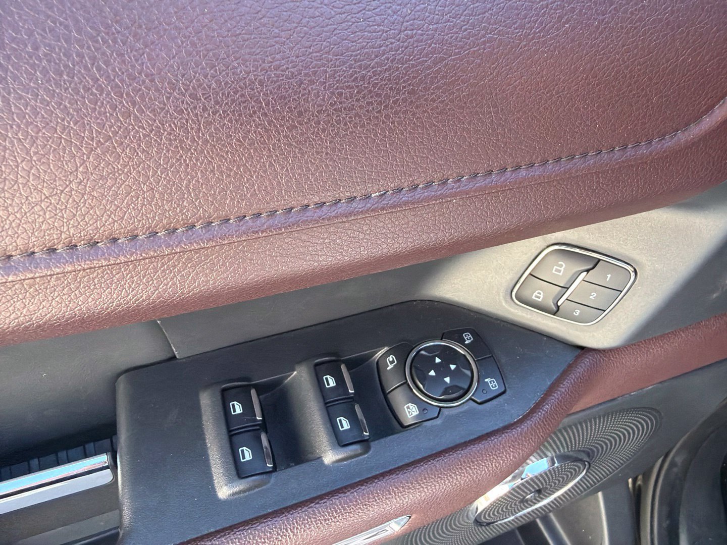 Used 2024 Ford Expedition Limited AWD/4WD image 13