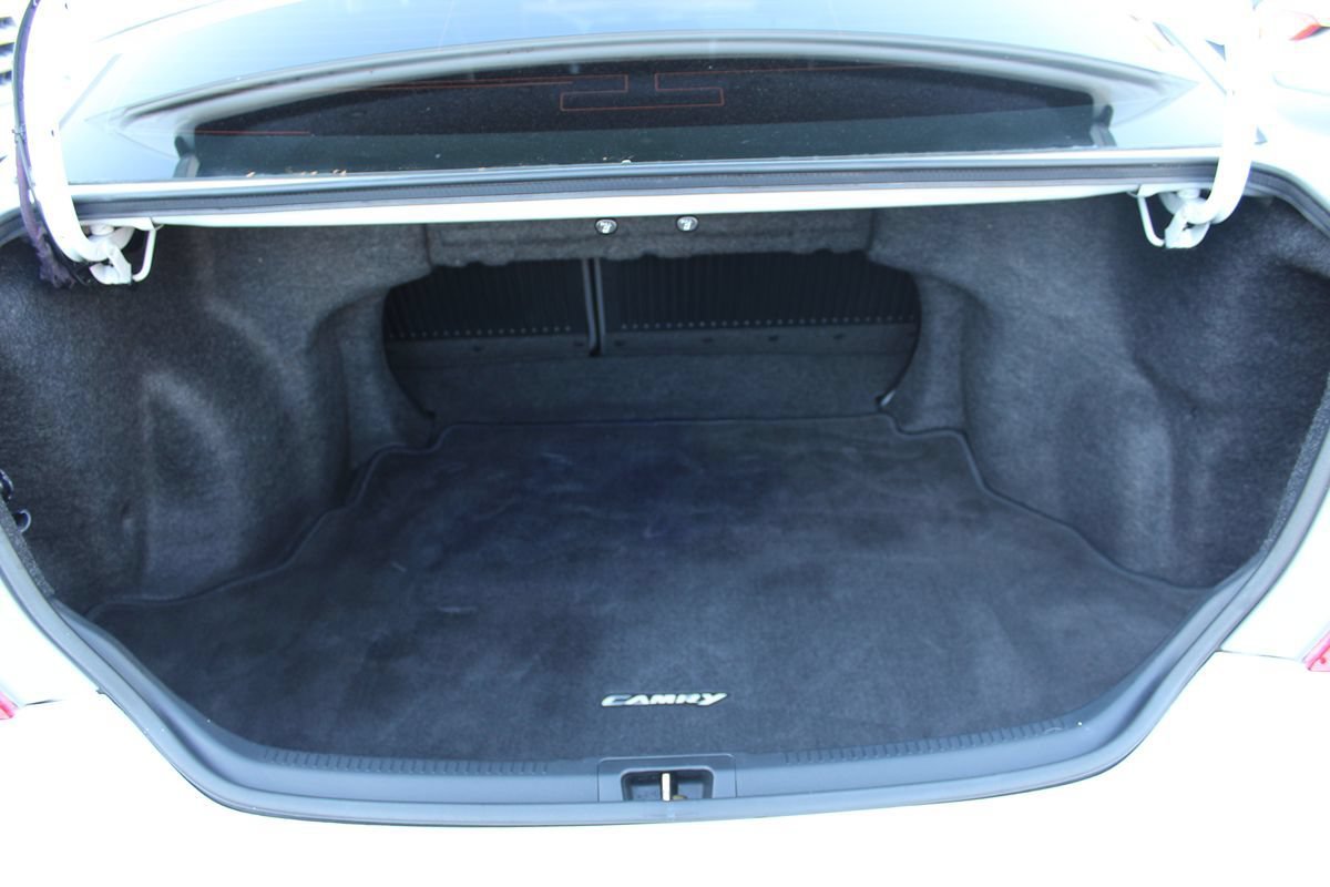 Used 2014 Toyota Camry SE FWD image 26