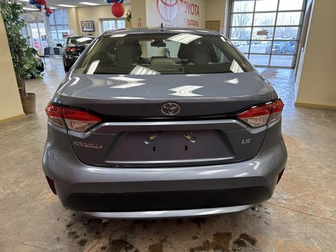 Used 2022 Toyota Corolla LE FWD image 8