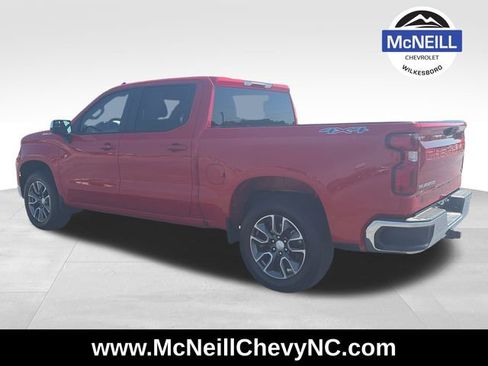 Used 2024 Chevrolet Silverado 1500 LT AWD/4WD image 6