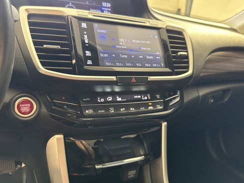 Used 2017 Honda Accord EX-L image 22