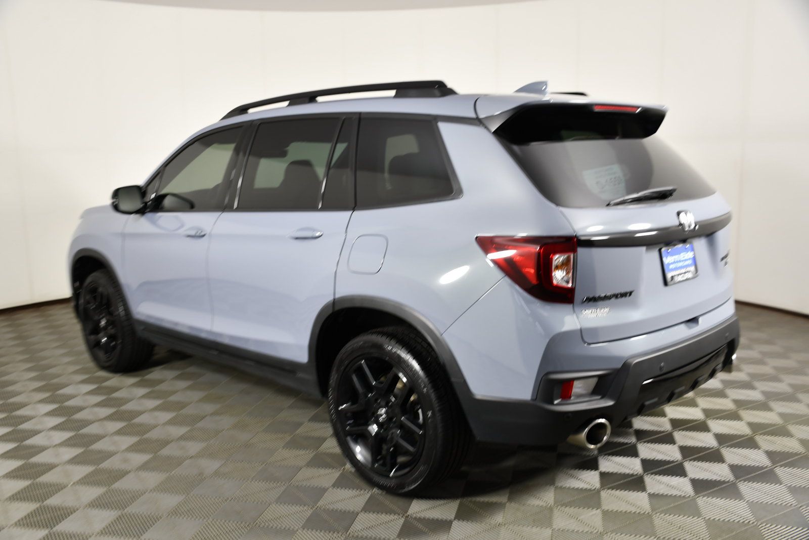Used 2024 Honda Passport Black Edition image 8