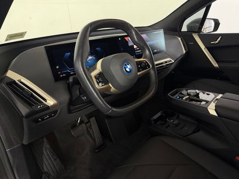 Used 2023 BMW iX xDrive50 w/ Sport Package AWD/4WD image 20