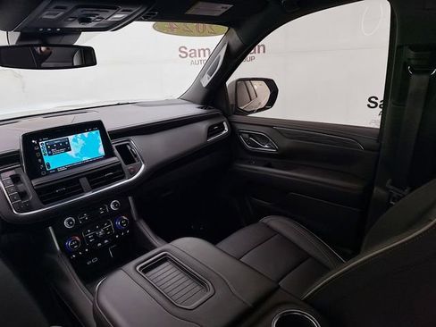 Used 2024 GMC Yukon XL SLT w/ SLT Luxury Package image 26