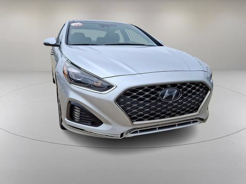 Used 2018 Hyundai Sonata Limited FWD image 2