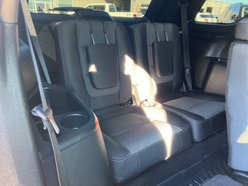 Used 2018 Ford Explorer XLT image 29