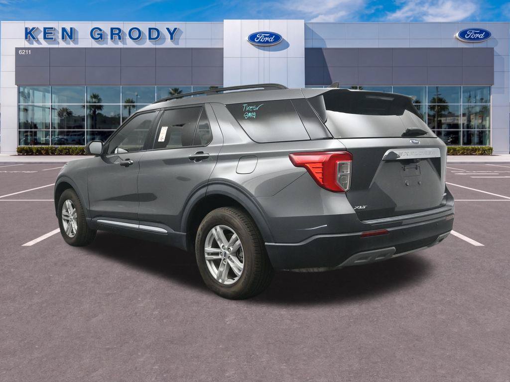 Used 2023 Ford Explorer XLT w/ Equipment Group 202A AWD/4WD image 8