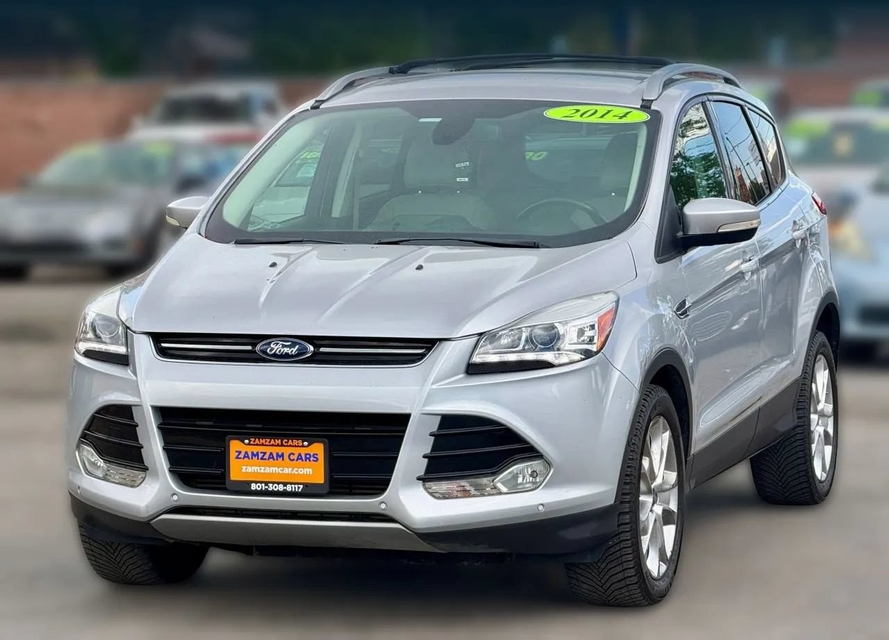 Used 2014 Ford Escape Titanium w/ Equipment Group 401A AWD/4WD image 2