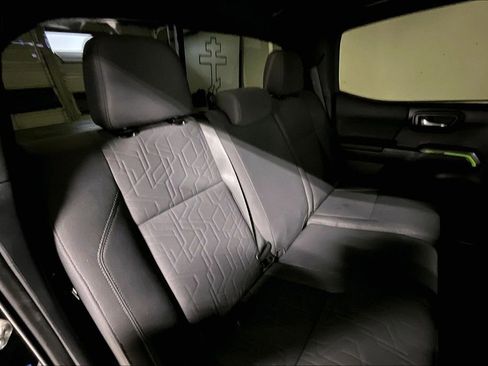 Used 2019 Toyota Tacoma TRD Off-Road image 35