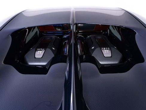 Used 2018 Bugatti Chiron AWD/4WD image 33