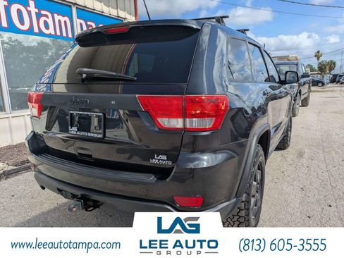 Used 2011 Jeep Grand Cherokee Laredo w/ Trailer Tow Group AWD/4WD image 3