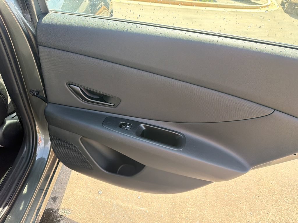 Certified 2025 Hyundai Elantra Sport FWD image 17