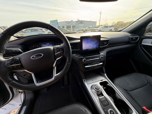 Used 2020 Ford Explorer Limited AWD/4WD image 8