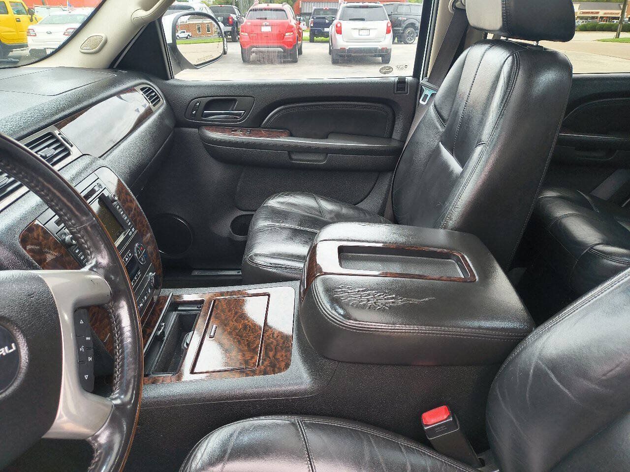 Used 2008 GMC Yukon Denali AWD/4WD image 21