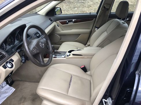 Used 2011 Mercedes-Benz C 300 4MATIC Sedan image 12