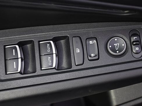 Used 2023 Honda Accord EX image 23