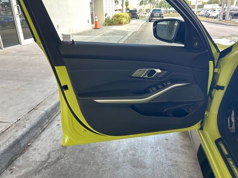 Used 2025 BMW M3 RWD image 40