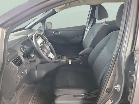 Used 2025 Nissan Leaf S FWD image 6