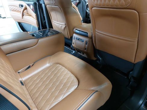 Used 2023 INFINITI QX80 Sensory w/ Cargo Package AWD/4WD image 11