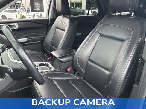 Used 2023 Ford Explorer XLT w/ Equipment Group 202A AWD/4WD image 6